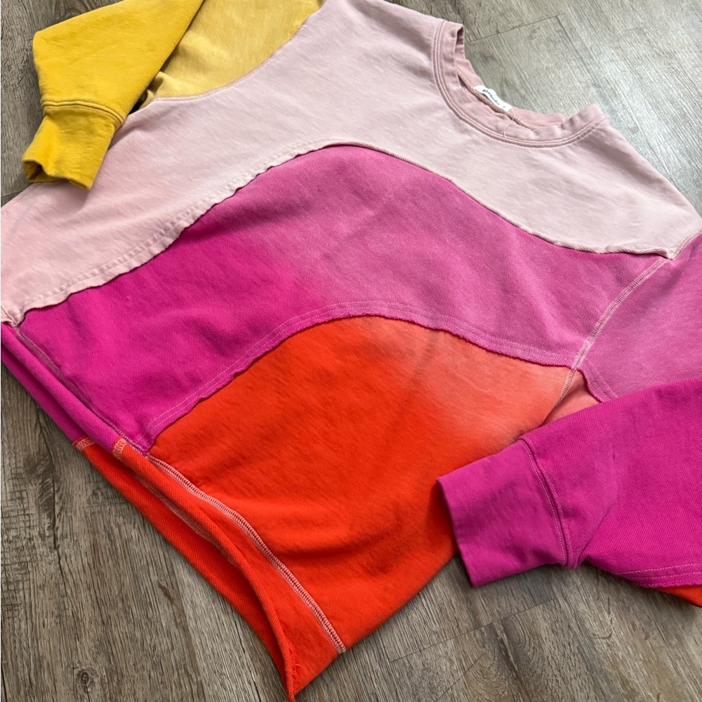 Vernacular • Wave Color Block Sweatshirt - Picture 5 of 12
